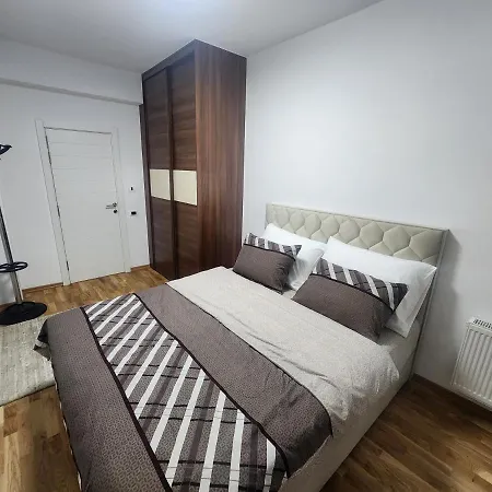 Luxury Vlae 1 Apartment *